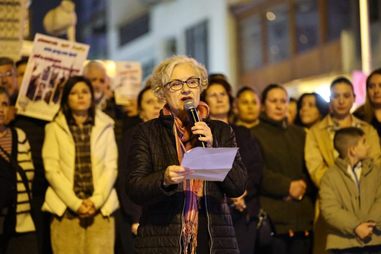 EFES SELÇUK ERKEK ŞİDDETİNE KARŞI SES YÜKSELTTİ