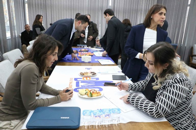 ATO VE DMO İŞ BİRLİĞİYLE DÜZENLENEN “SATIN ALMA VE TEDARİKÇİ BİLGİLENDİRME TOPLANTISI” ATO MECLİS SALONU’NDA YAPILDI…