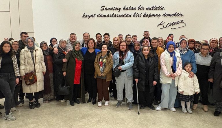 “ENGELLERİN ÖTESİNDE” KONSERİ KULAKLARIN PASINI SİLDİ