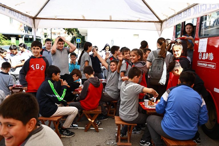 kent lokantası öğrenci otobüsü - Ekim 2026 (4)
